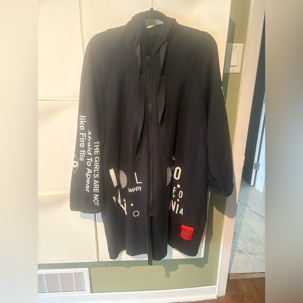 Stylish Black Graphic Women's Vest
